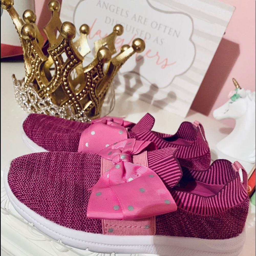 JoJo Siwa girls tennis shoes with bow!